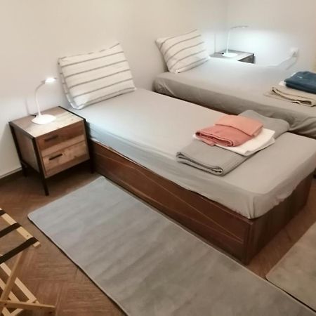 Ανακαινισμένο 8 Λεπτά Από Το Μετρό. Apartment Atena Exterior foto